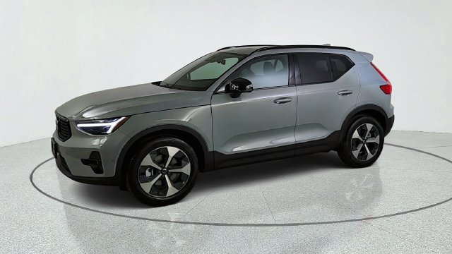 New 2026 Volvo XC40 B5 Plus SUV