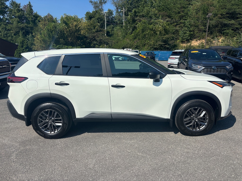 Used 2023 Nissan Rogue S AWD SUV