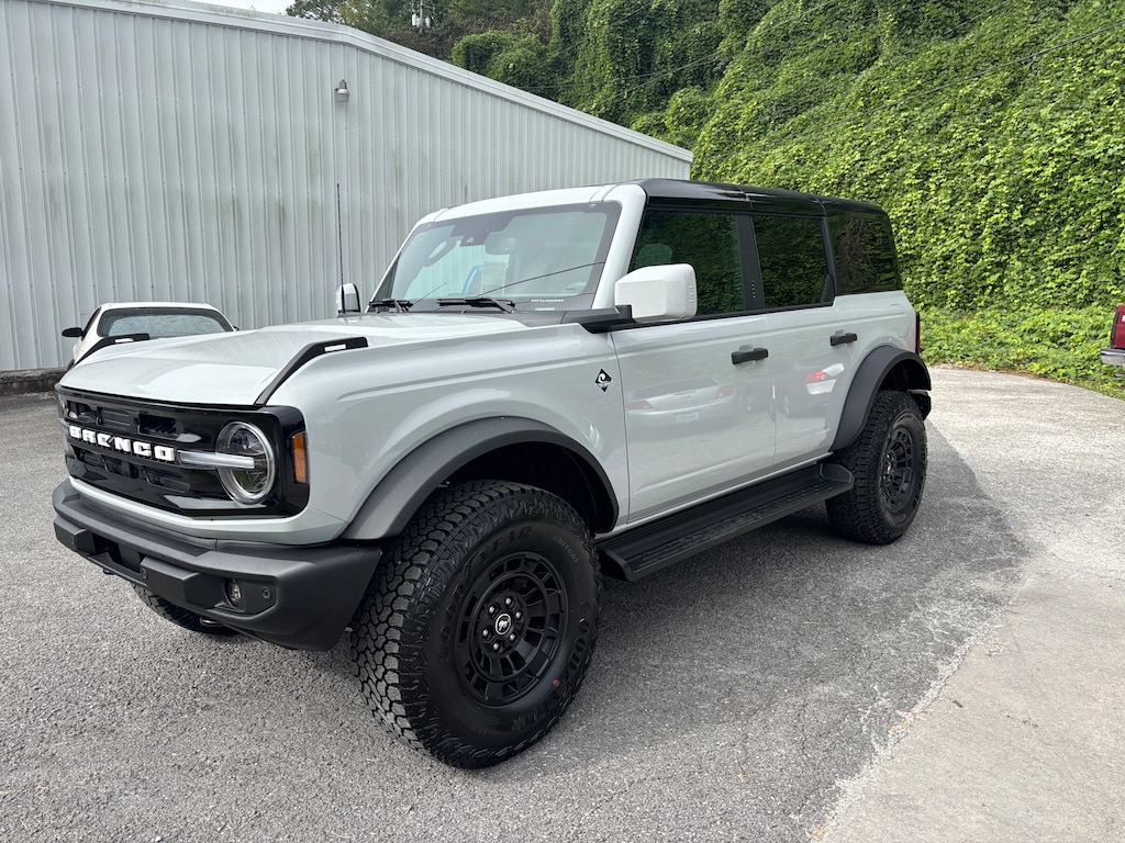 New 2026 Ford Bronco Outer Banks 4X4 SUV