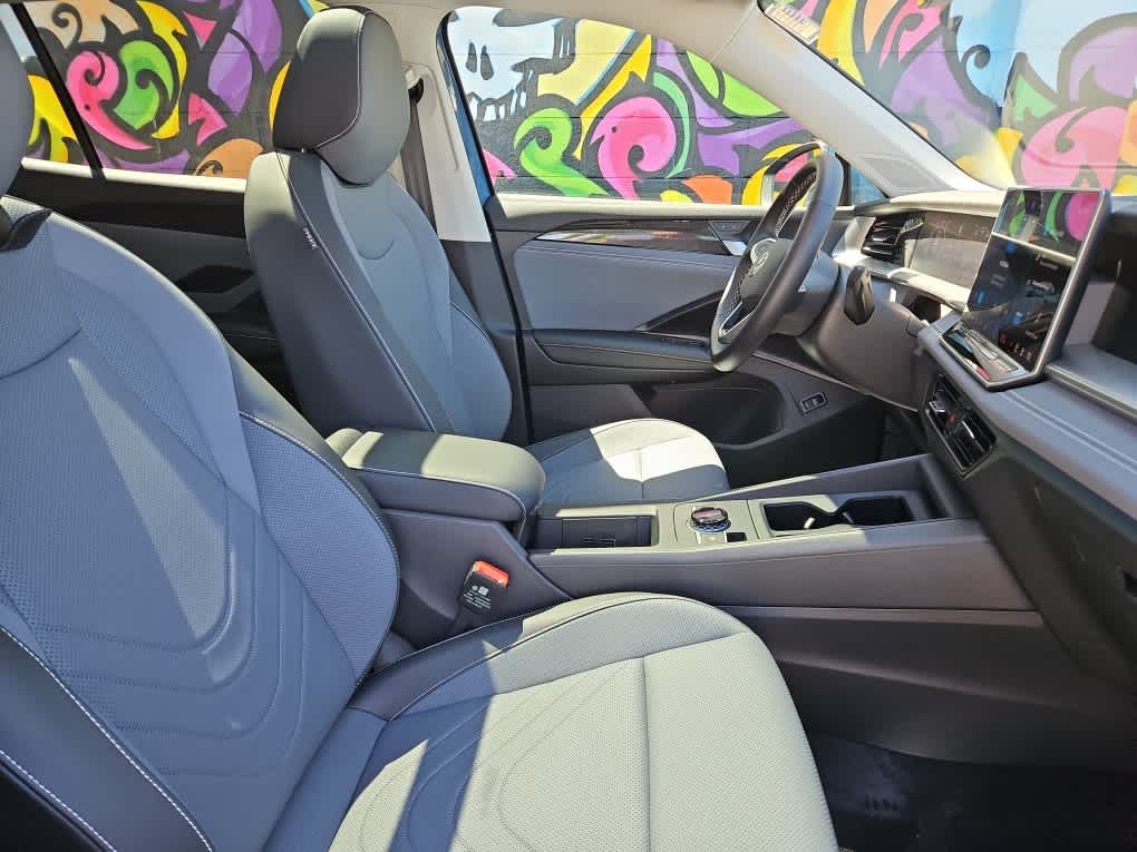 2026 Volkswagen Tiguan SE - Photo 5