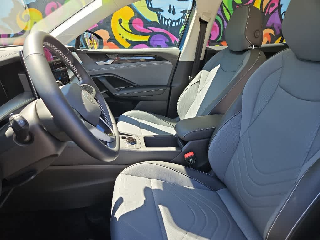 2026 Volkswagen Tiguan SE - Photo 18