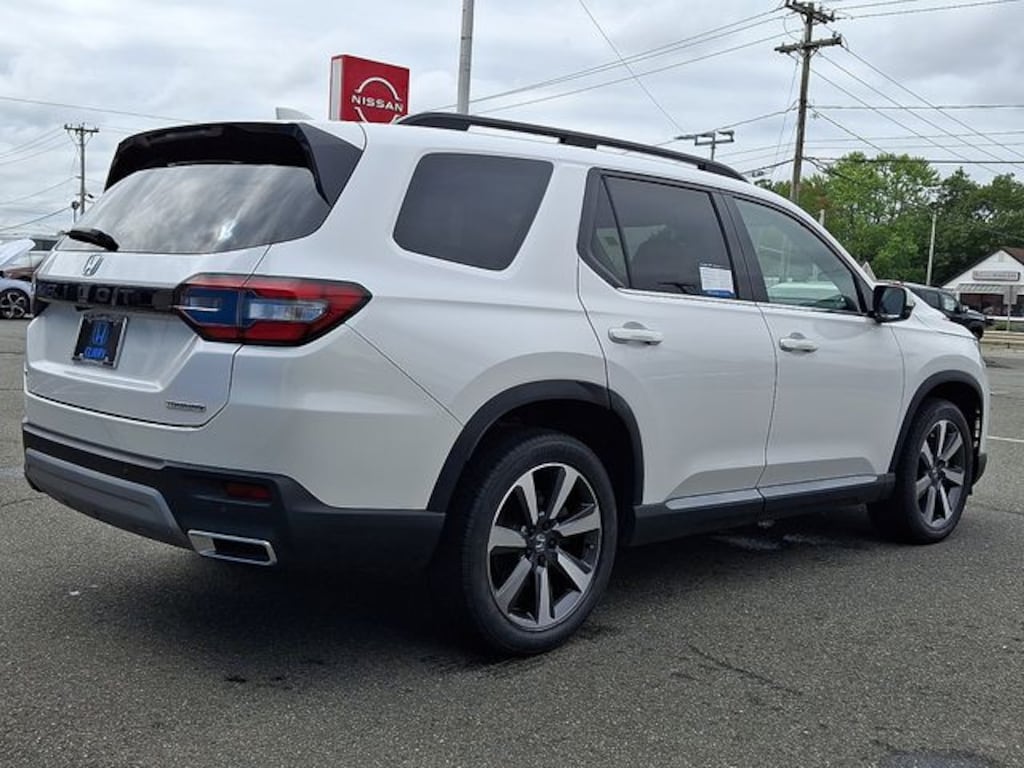 Used 2024 Honda Pilot Touring SUV