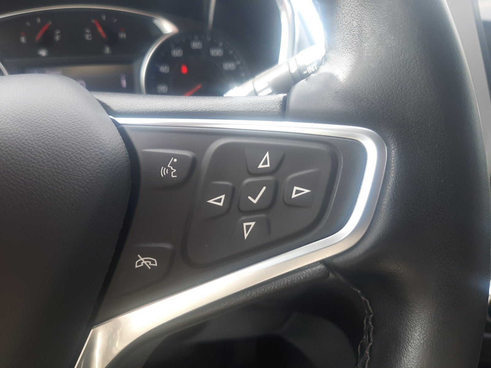 2023 Chevrolet Equinox LT - Photo 30