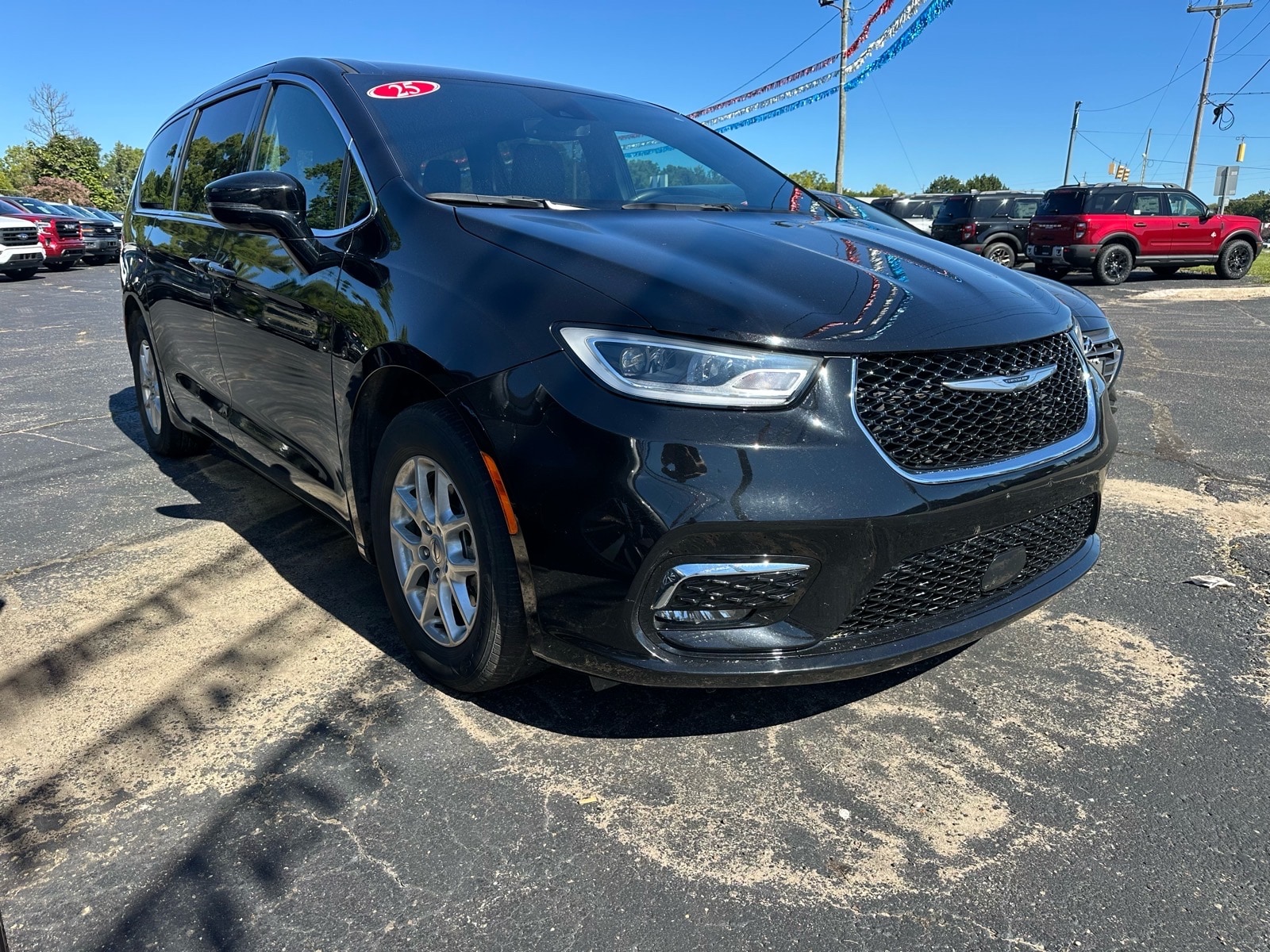 2025 Chrysler Pacifica Select