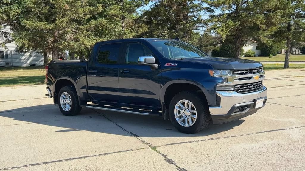 Used 2021 Chevrolet Silverado 1500 LT with VIN 1GCUYDED3MZ426764 for sale in Oslo, Minnesota