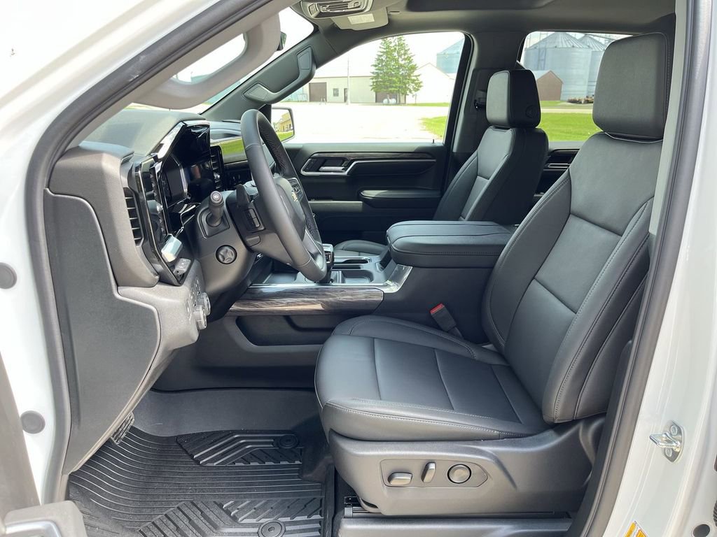 2026 Chevrolet Silverado 1500 LTZ - Photo 11