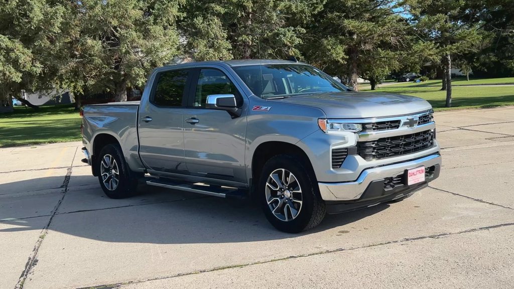 Used 2024 Chevrolet Silverado 1500 LT with VIN 1GCUDDED2RZ101932 for sale in Oslo, Minnesota