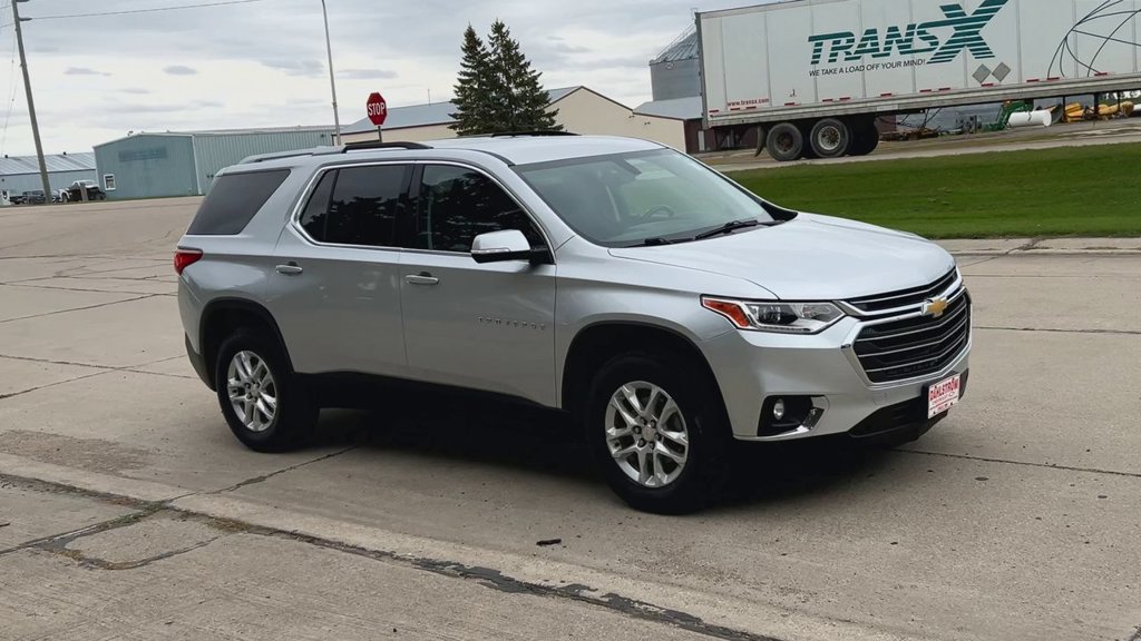 Used 2018 Chevrolet Traverse 1LT with VIN 1GNEVGKW2JJ205808 for sale in Oslo, Minnesota