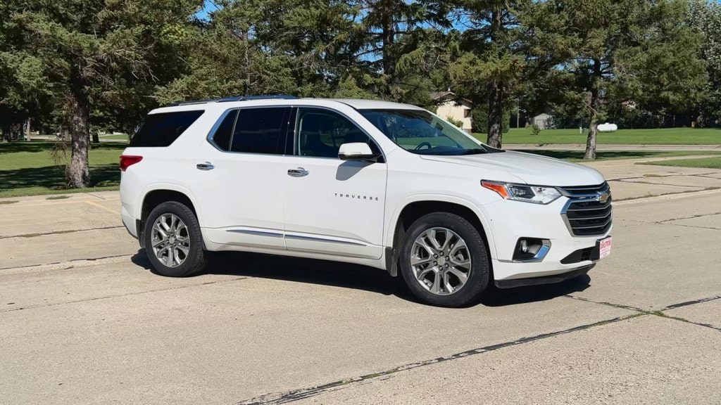 Used 2019 Chevrolet Traverse Premier with VIN 1GNEVKKW9KJ200884 for sale in Oslo, Minnesota