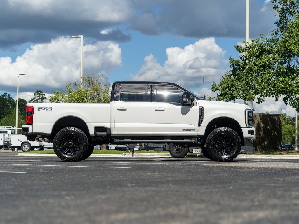 Used 2025 Ford Super Duty F-350 SRW LARIAT Pickup