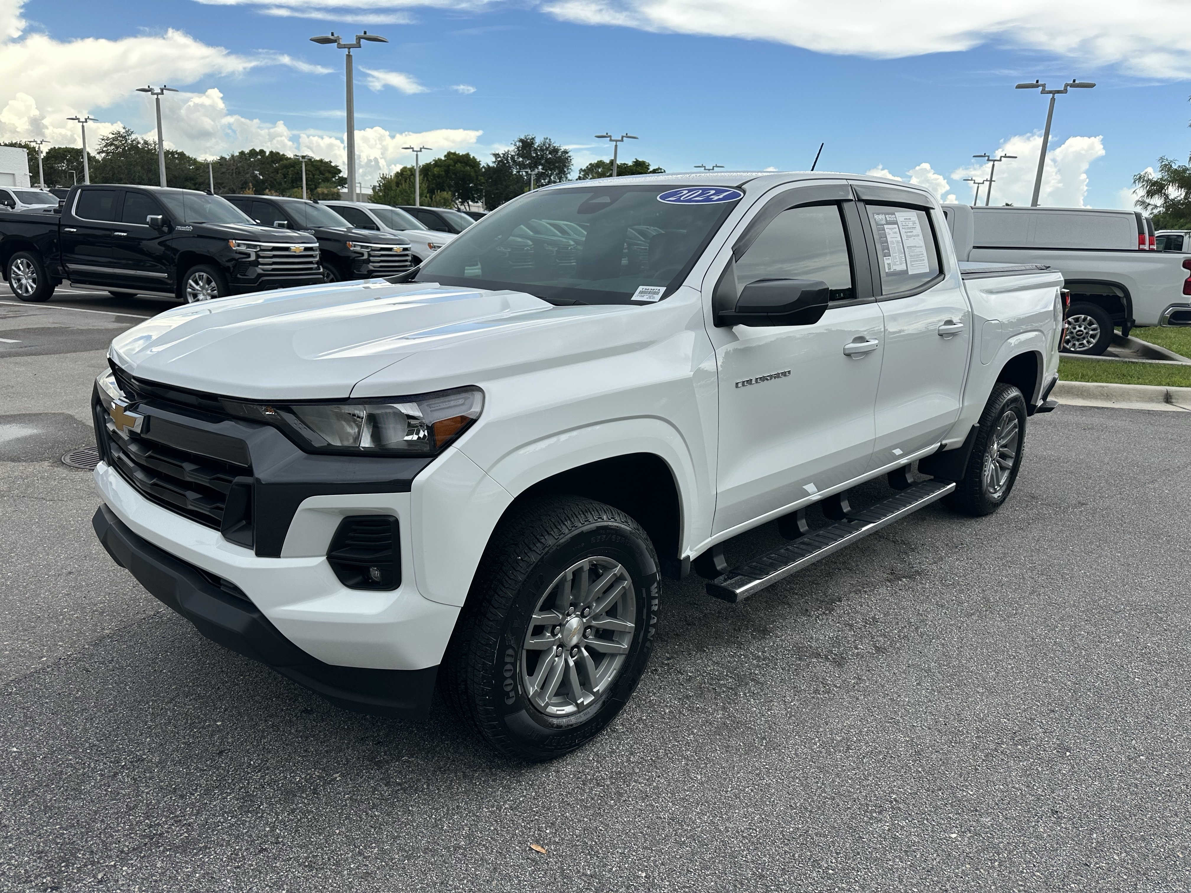 Used 2024 Chevrolet Colorado 2WD LT Pickup