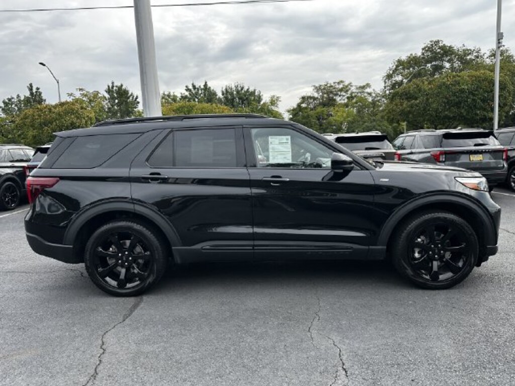 Certified 2023 Ford Explorer ST-Line SUV