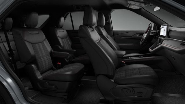 2026 Ford Explorer ST-LINE - Photo 6