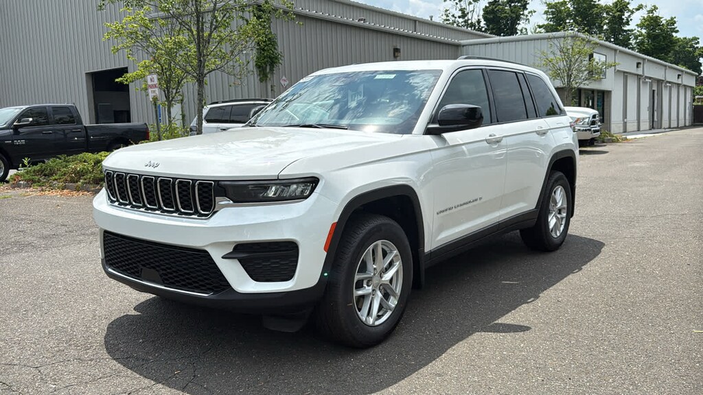 New 2026 Jeep Grand Cherokee LAREDO X 4X4 Sport Utility