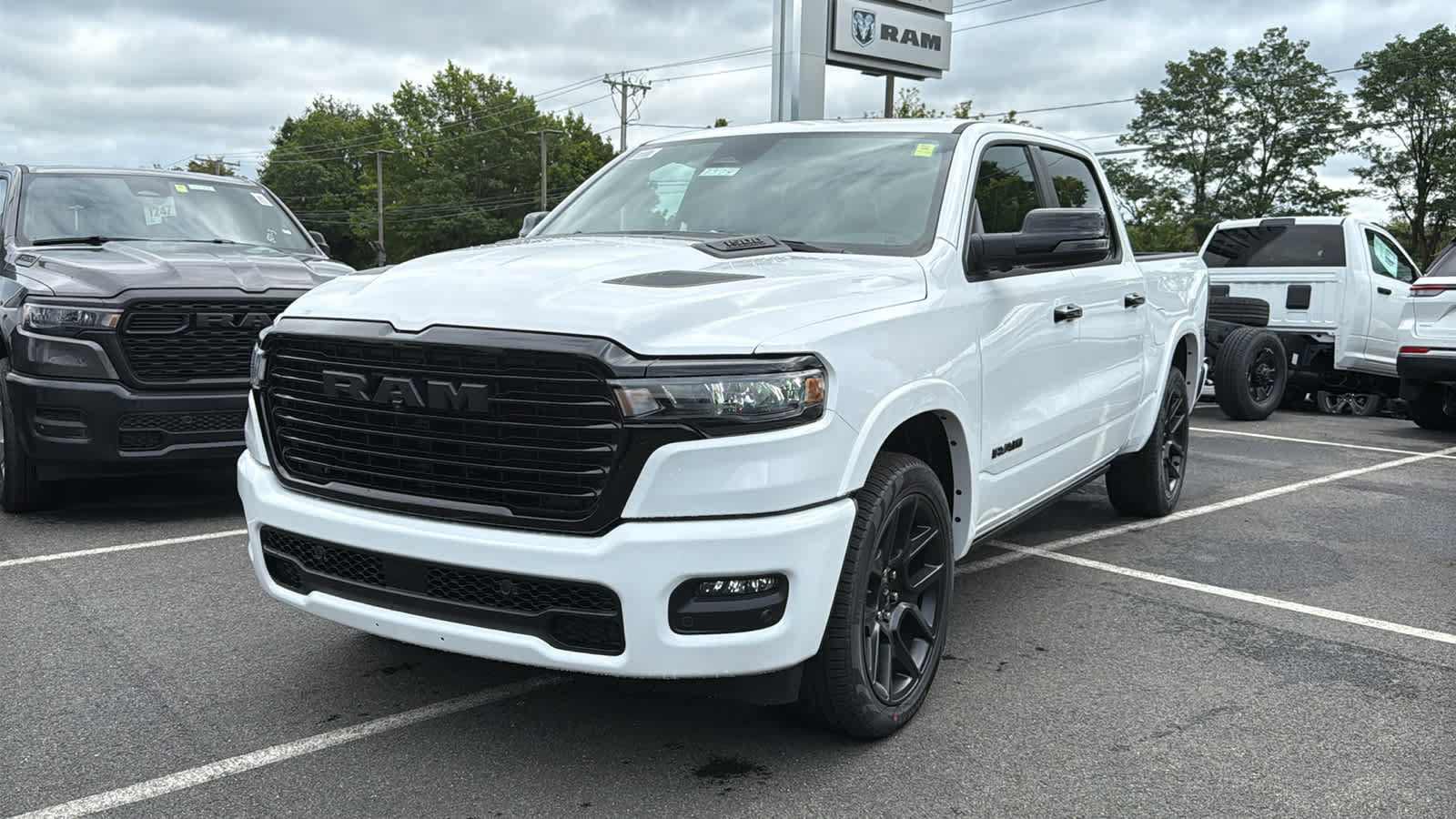 New 2027 Ram 1500 LARAMIE CREW CAB 4X4 5'7 BOX Pickup