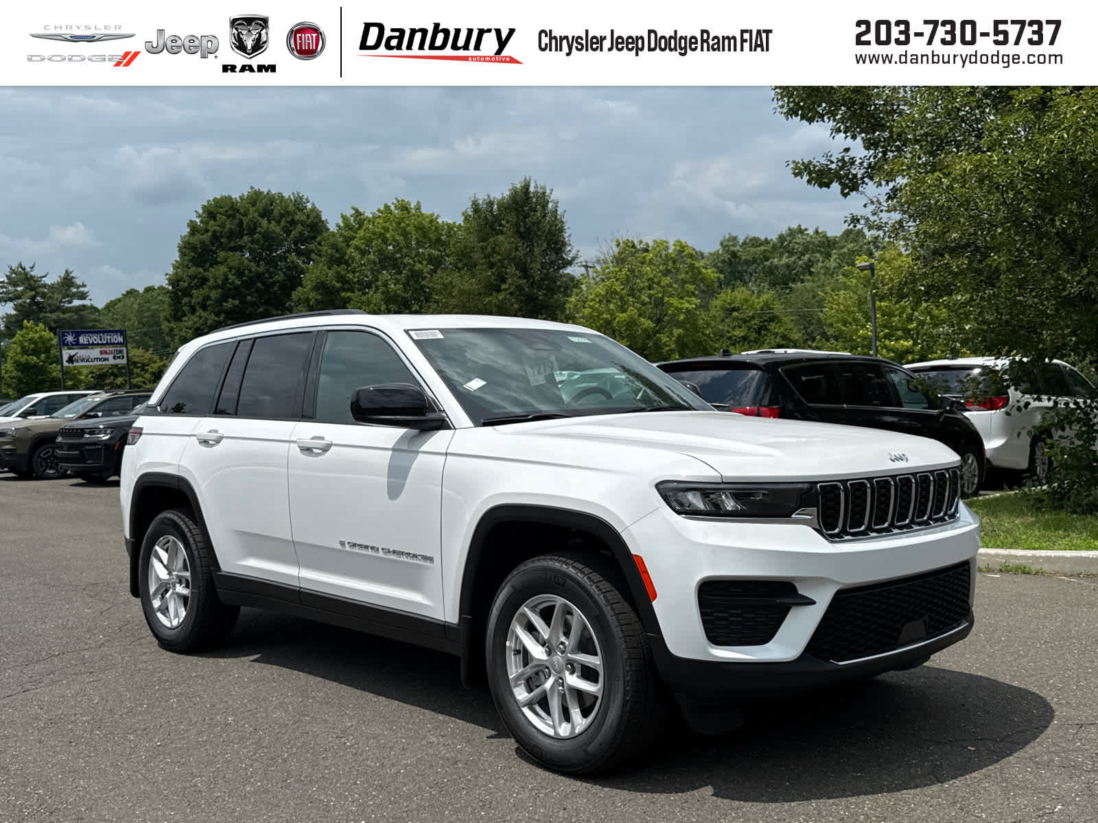 New 2026 Jeep Grand Cherokee LAREDO X 4X4 Sport Utility
