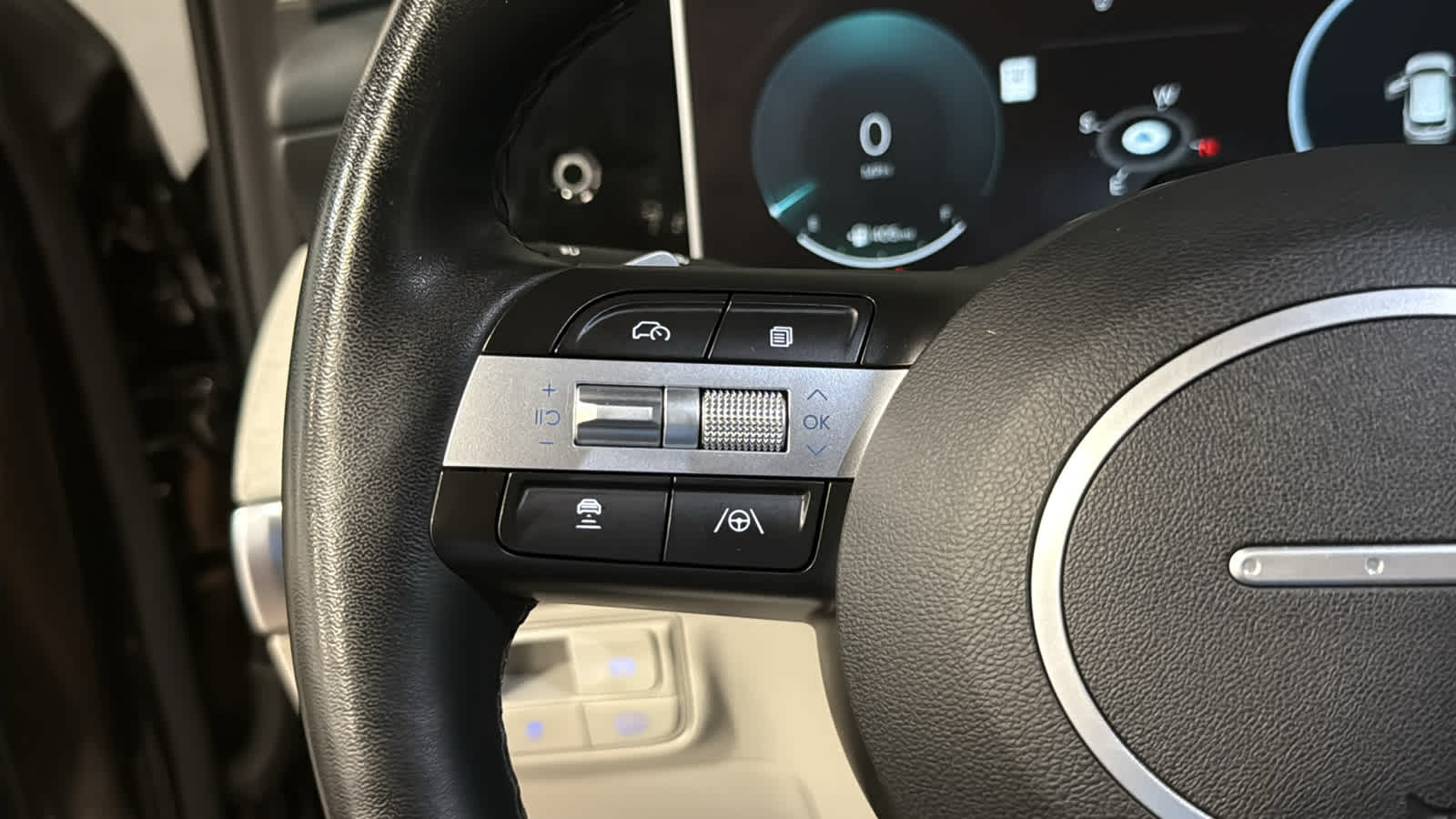 2025 Hyundai Tucson Limited - Photo 12
