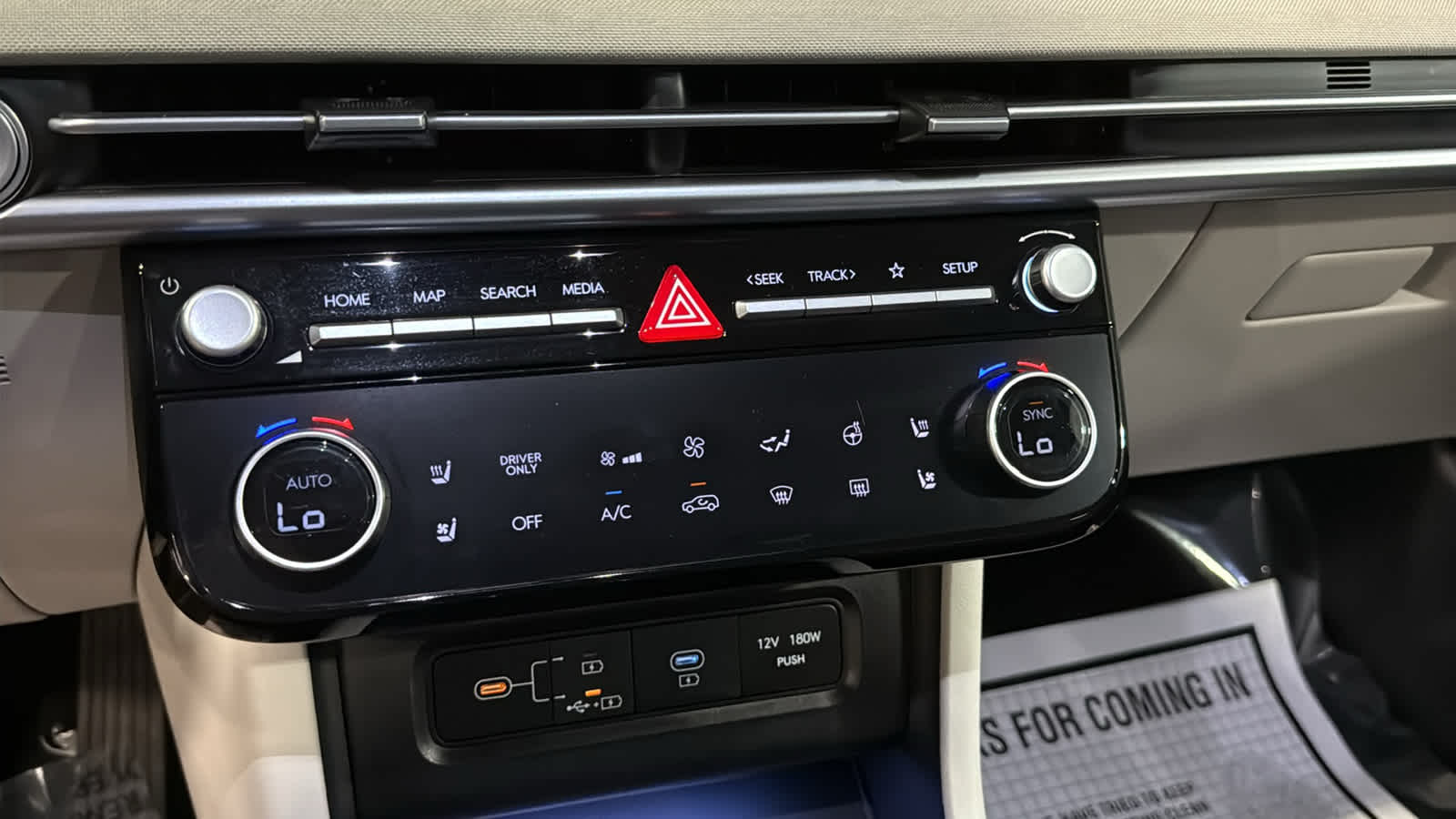 2025 Hyundai Tucson Limited - Photo 17