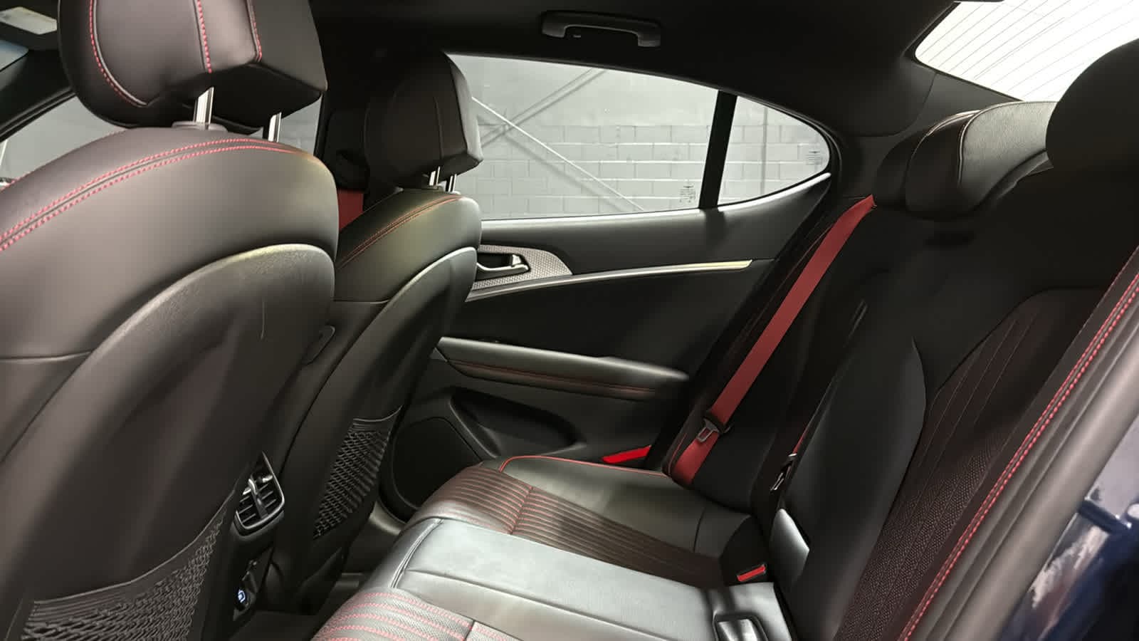 2023 GENESIS G70 Standard - Photo 21