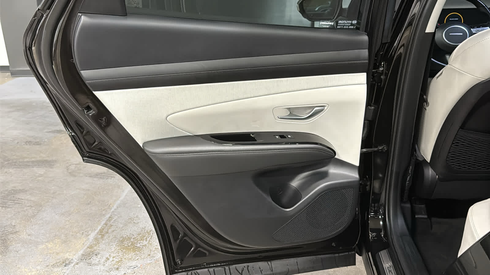 2025 Hyundai Tucson Limited - Photo 20
