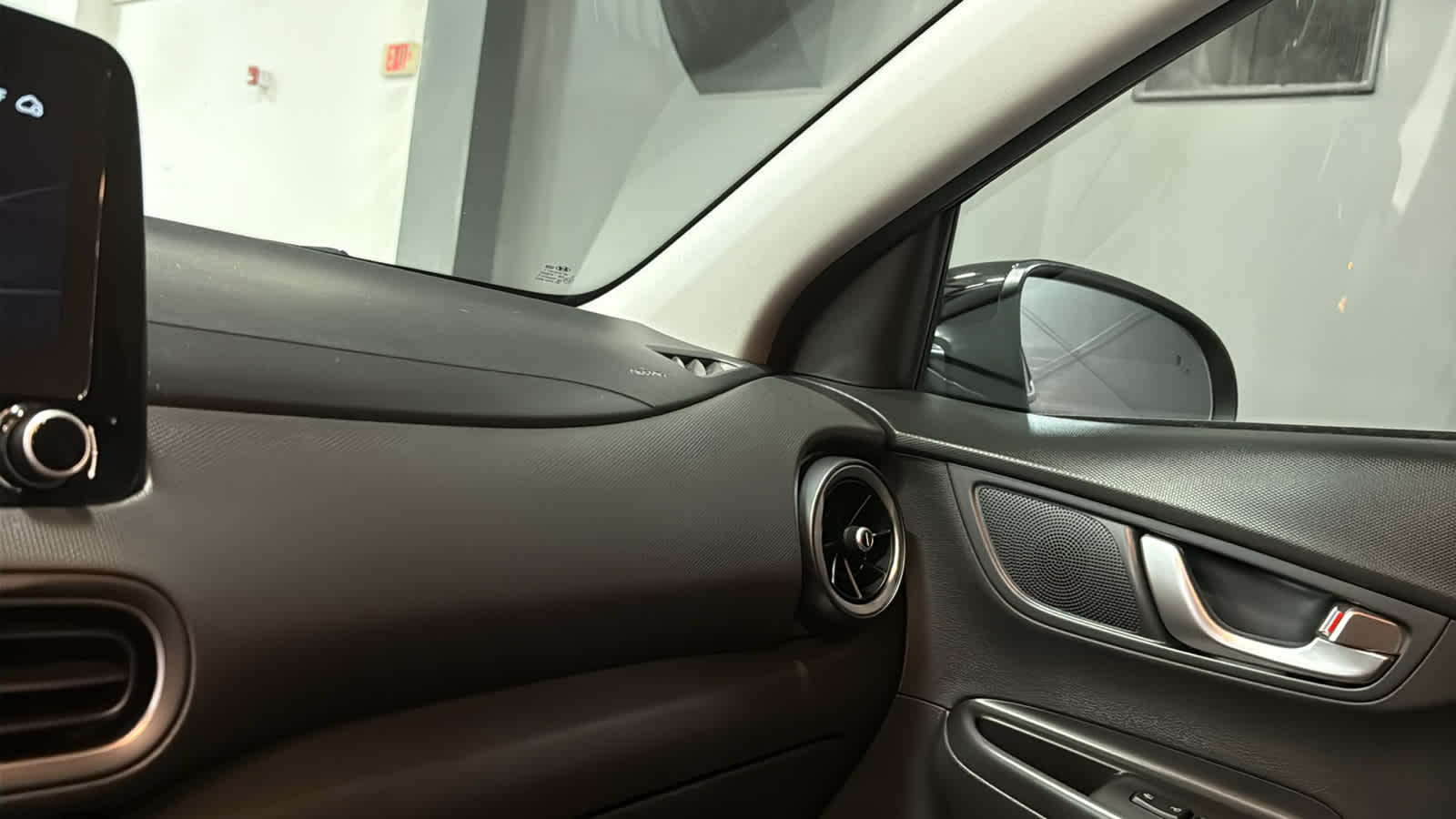 2023 Hyundai Kona SEL - Photo 18