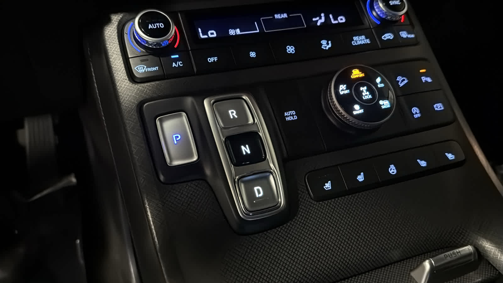 2024 Hyundai Palisade Limited - Photo 17