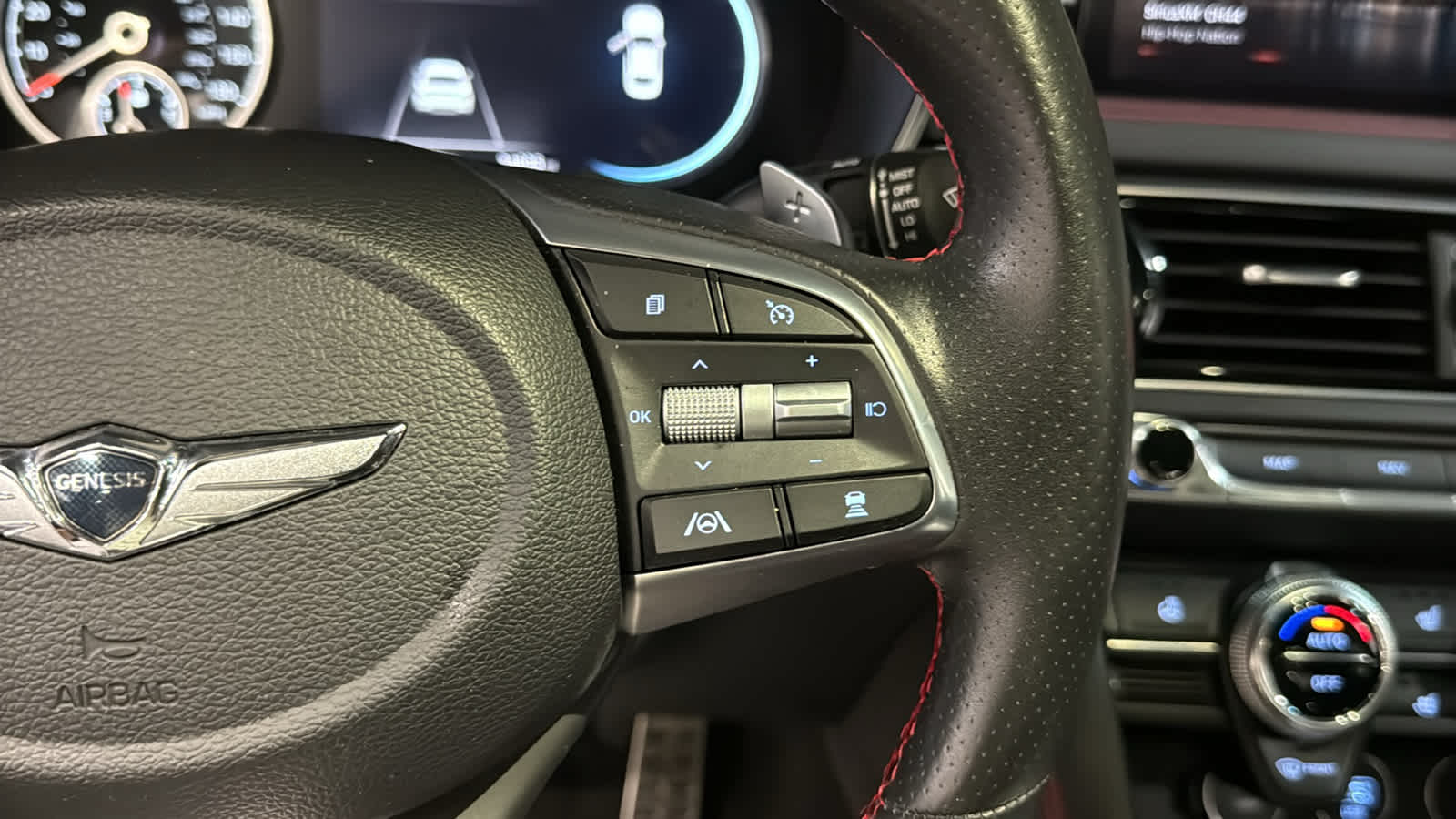 2023 GENESIS G70 Standard - Photo 13
