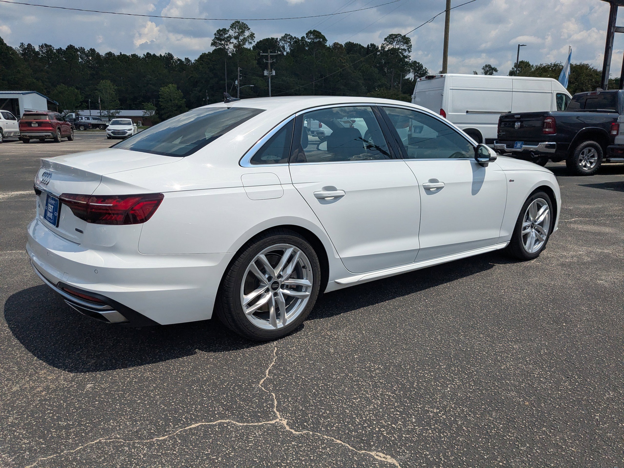 2023 Audi A4 Premium Plus - Photo 4