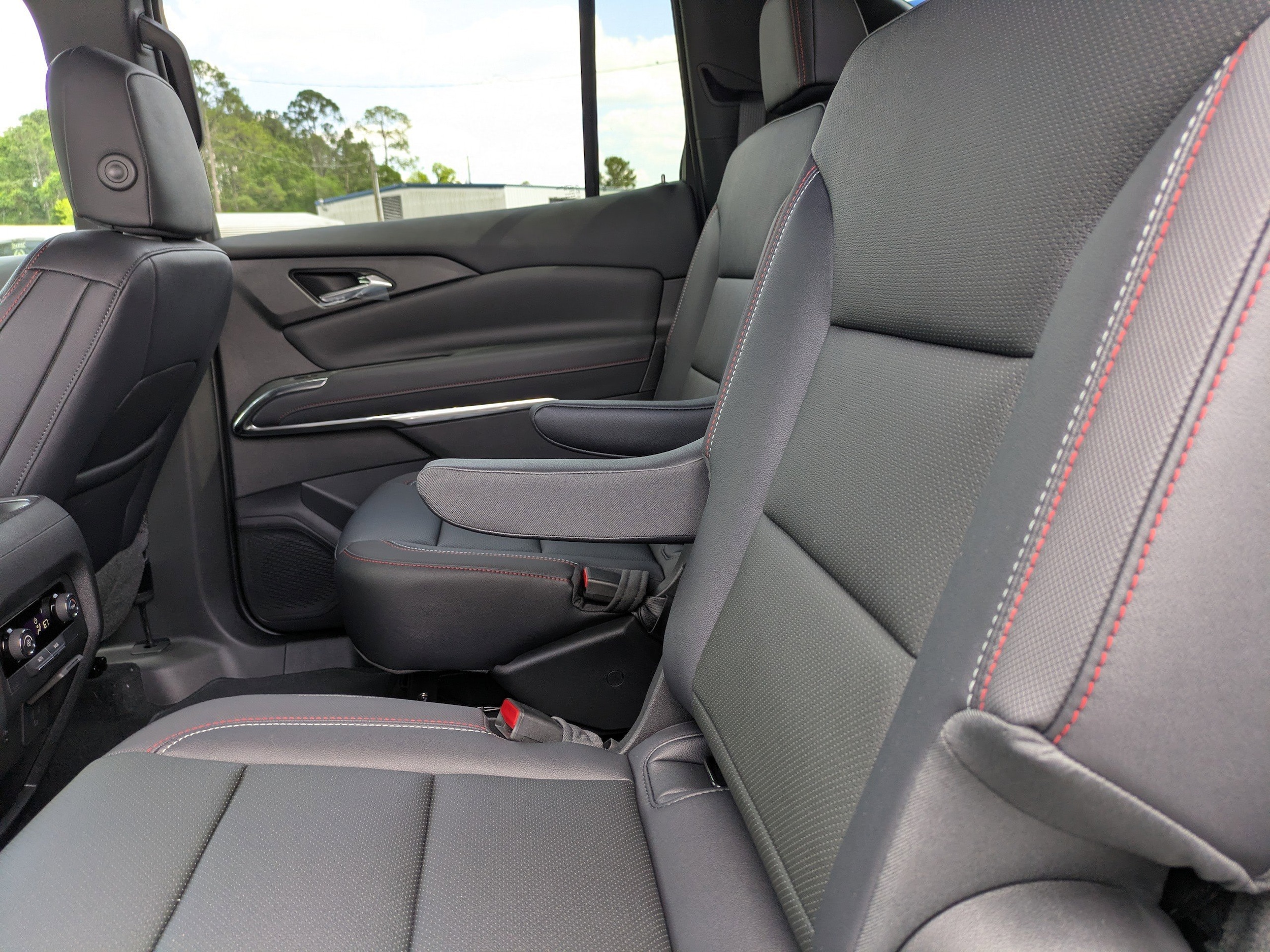 2026 Chevrolet Traverse Z71 - Photo 16