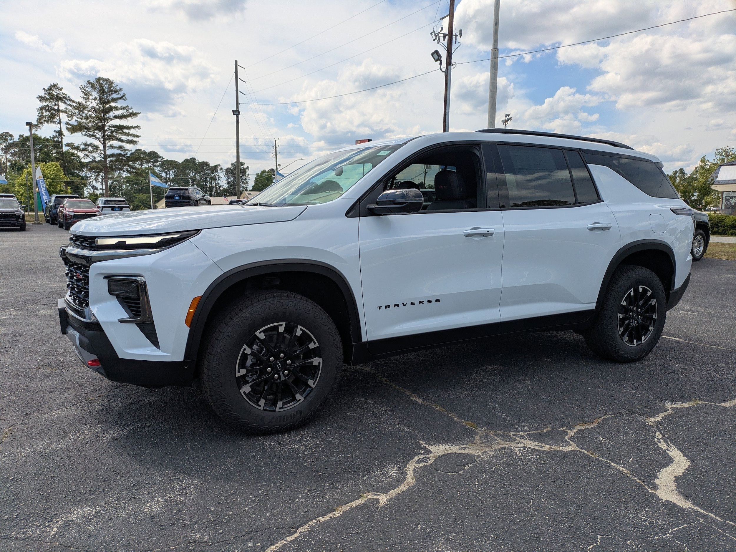 2026 Chevrolet Traverse Z71 - Photo 8