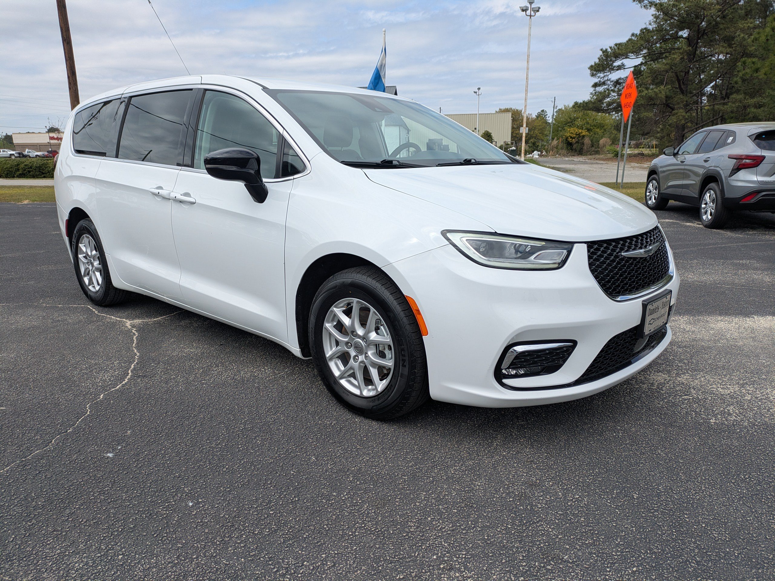 2024 Chrysler Pacifica Touring L