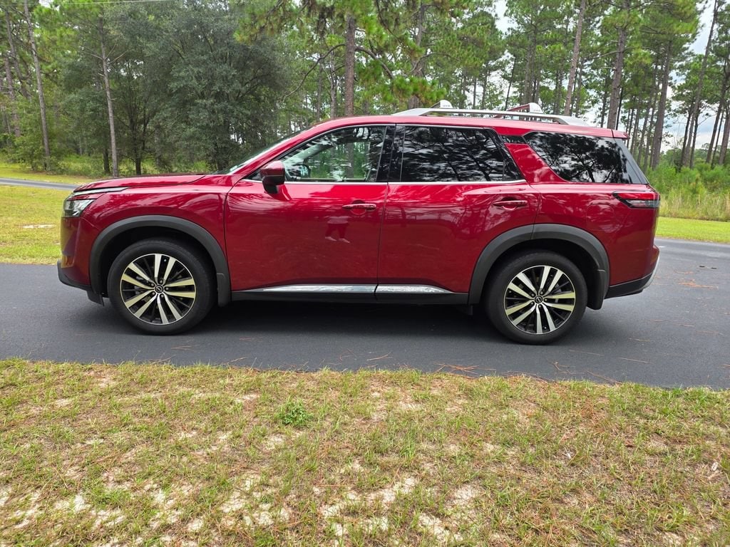 Used 2024 Nissan Pathfinder Platinum FWD SUV