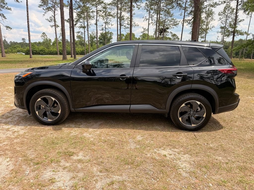Used 2024 Nissan Rogue SV