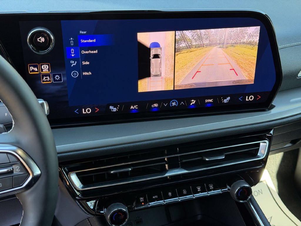 2027 Chevrolet Traverse LT - Photo 16