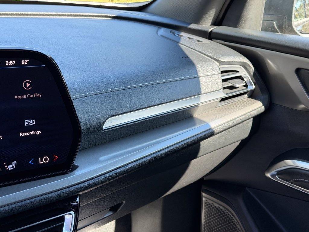 2027 Chevrolet Traverse LT - Photo 17