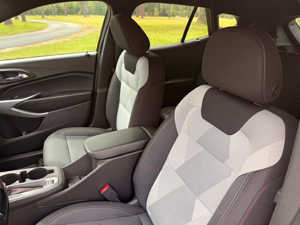 2026 Chevrolet Trax RS - Photo 12