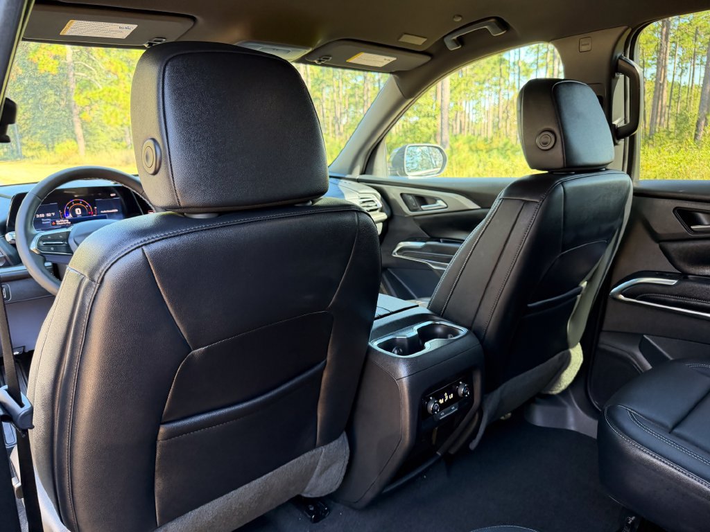 2027 Chevrolet Traverse LT - Photo 23