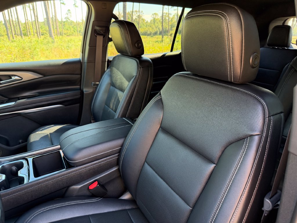2027 Chevrolet Traverse LT - Photo 11