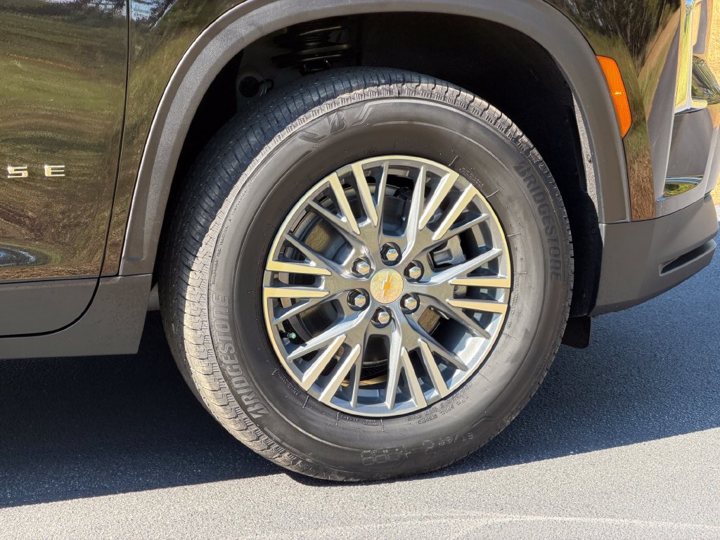 2027 Chevrolet Traverse LT - Photo 9