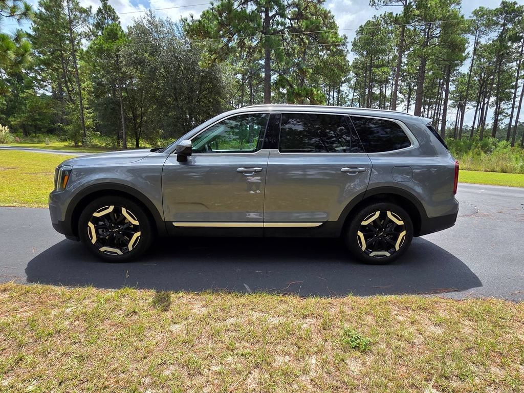 Used 2024 Kia Telluride S SUV
