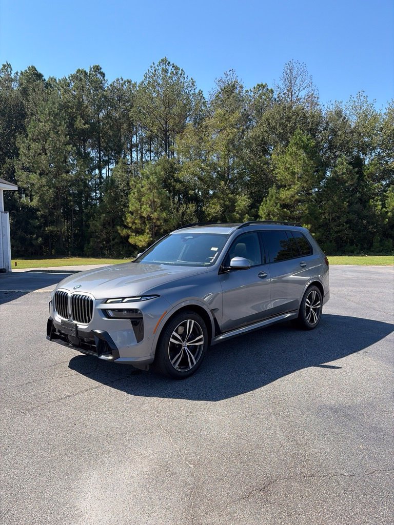 2023 BMW X7 40i