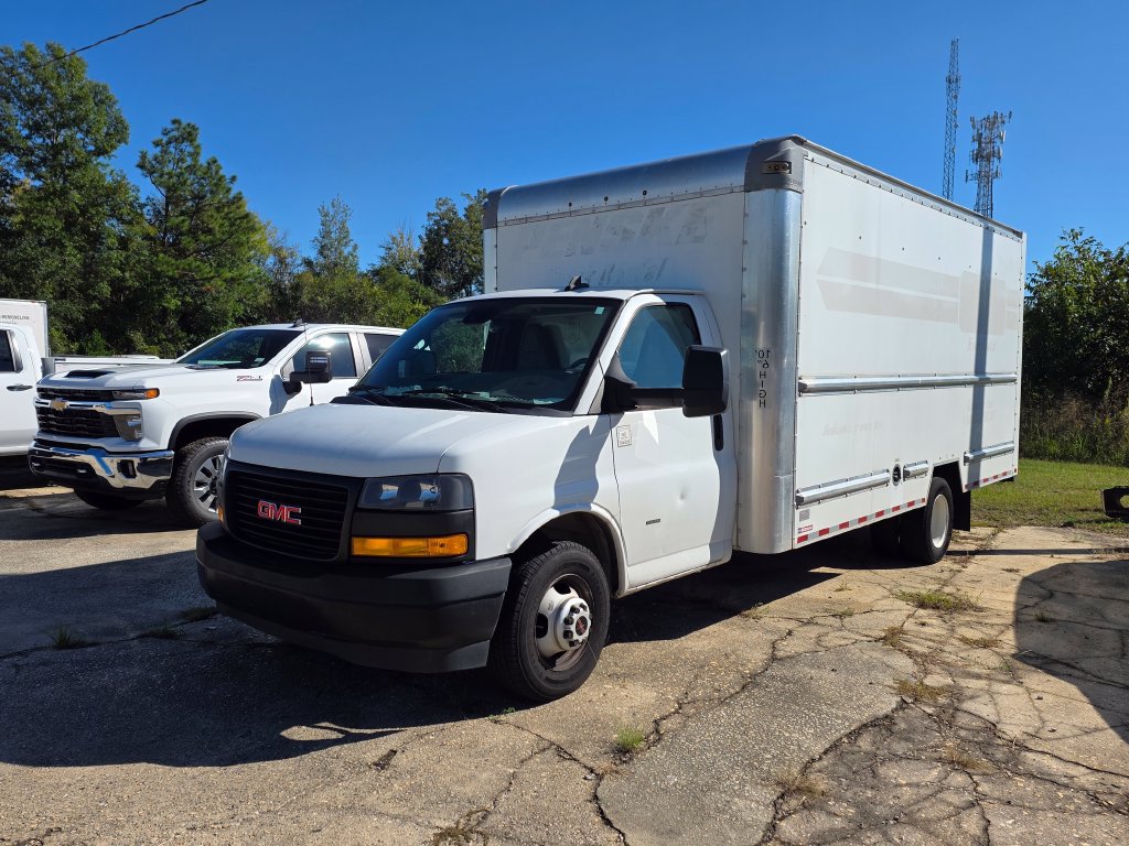 2021 GMC Savana Cutaway Work Van