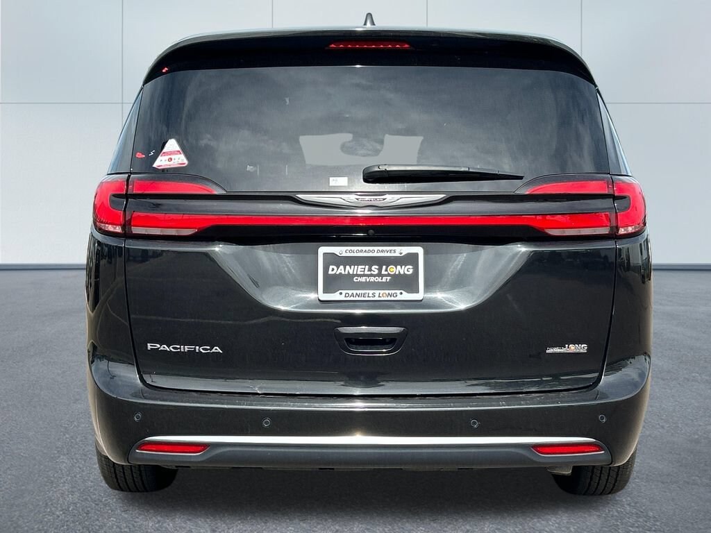 Used 2024 Chrysler Pacifica Touring L