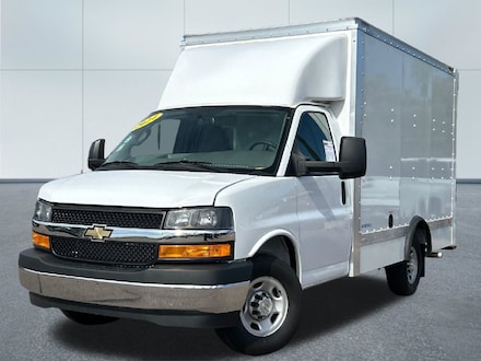 2024 Chevrolet Express Cutaway 3500 Work Van Cutaway Van