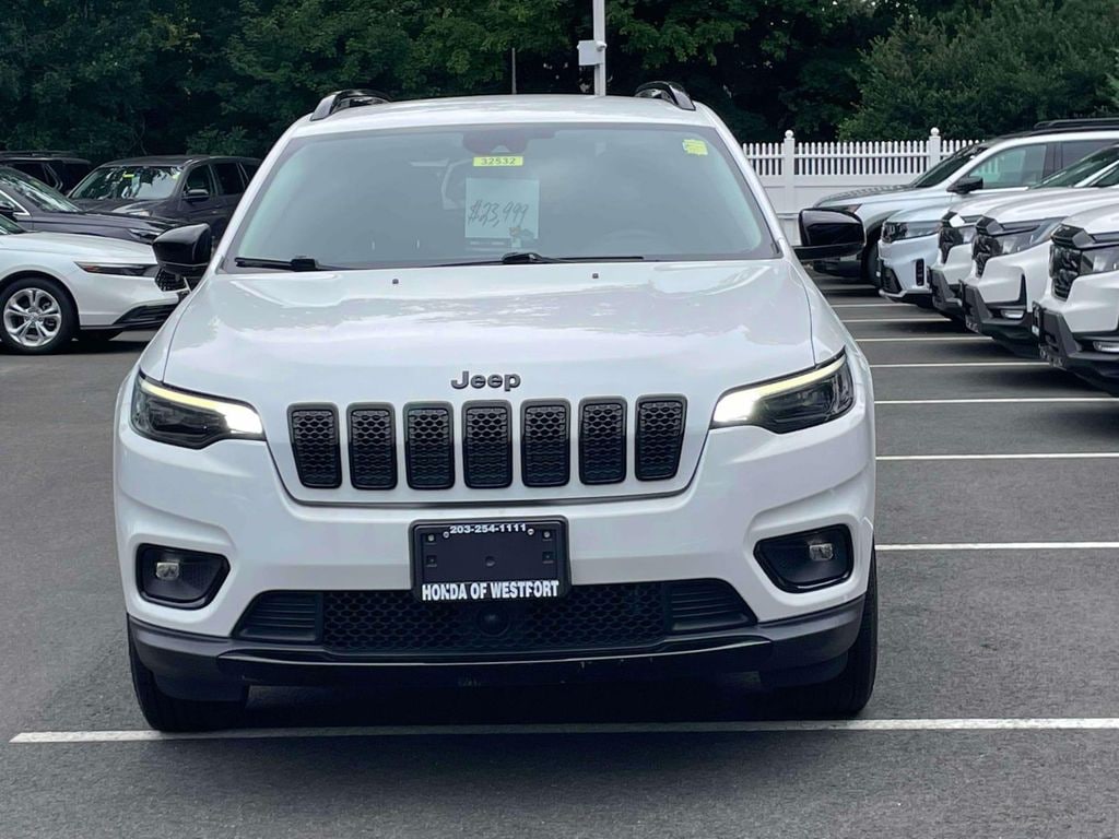 Used 2022 Jeep Cherokee Altitude SUV