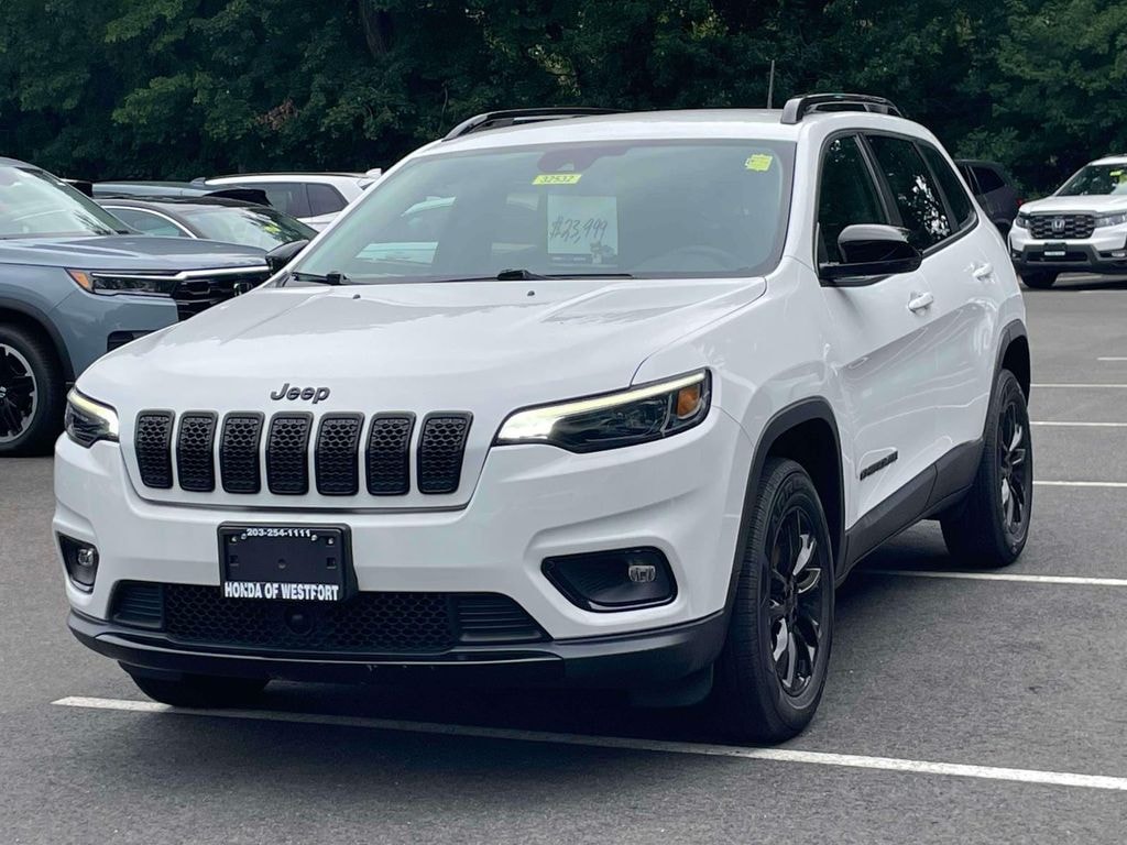 Used 2022 Jeep Cherokee Altitude SUV