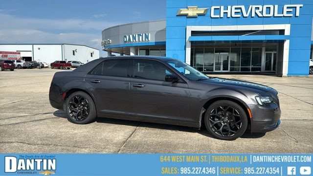 2019 Chrysler 300 Touring