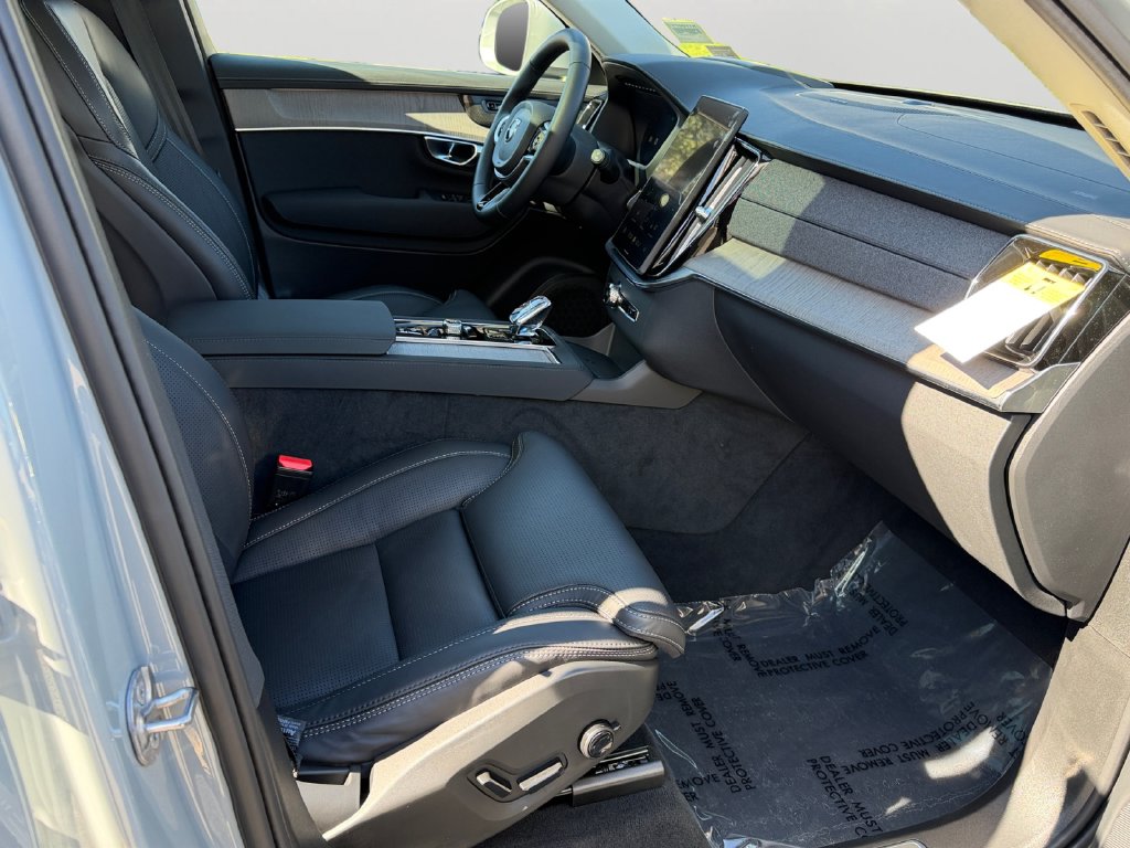 2026 Volvo XC90 Ultra - Photo 8