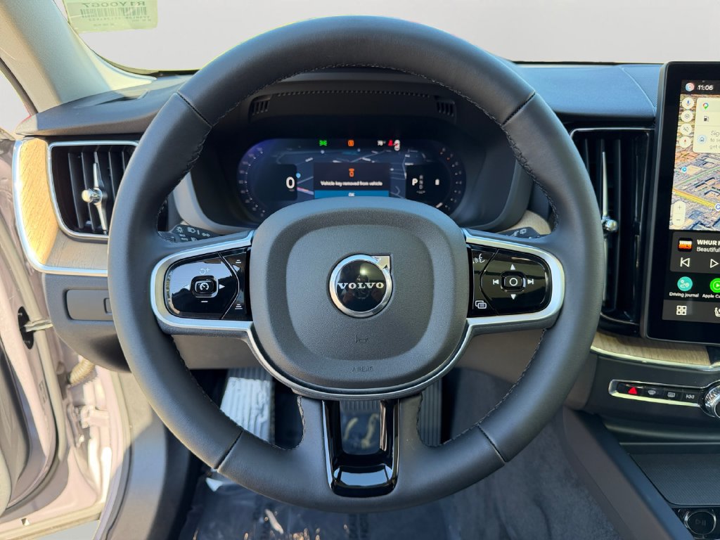 2026 Volvo XC60 Plus - Photo 18