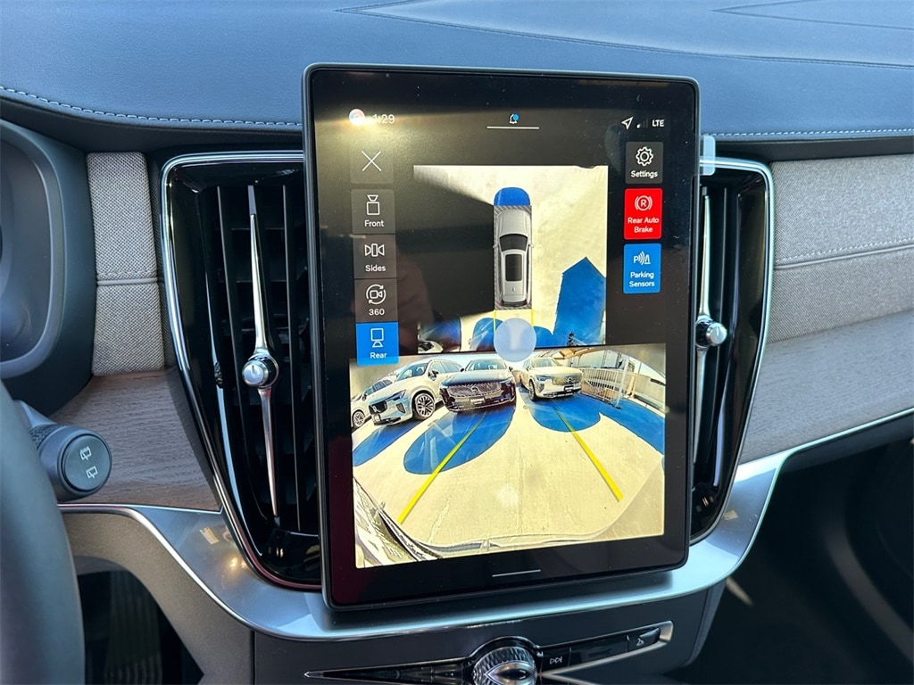 2026 Volvo XC90 Plus - Photo 20
